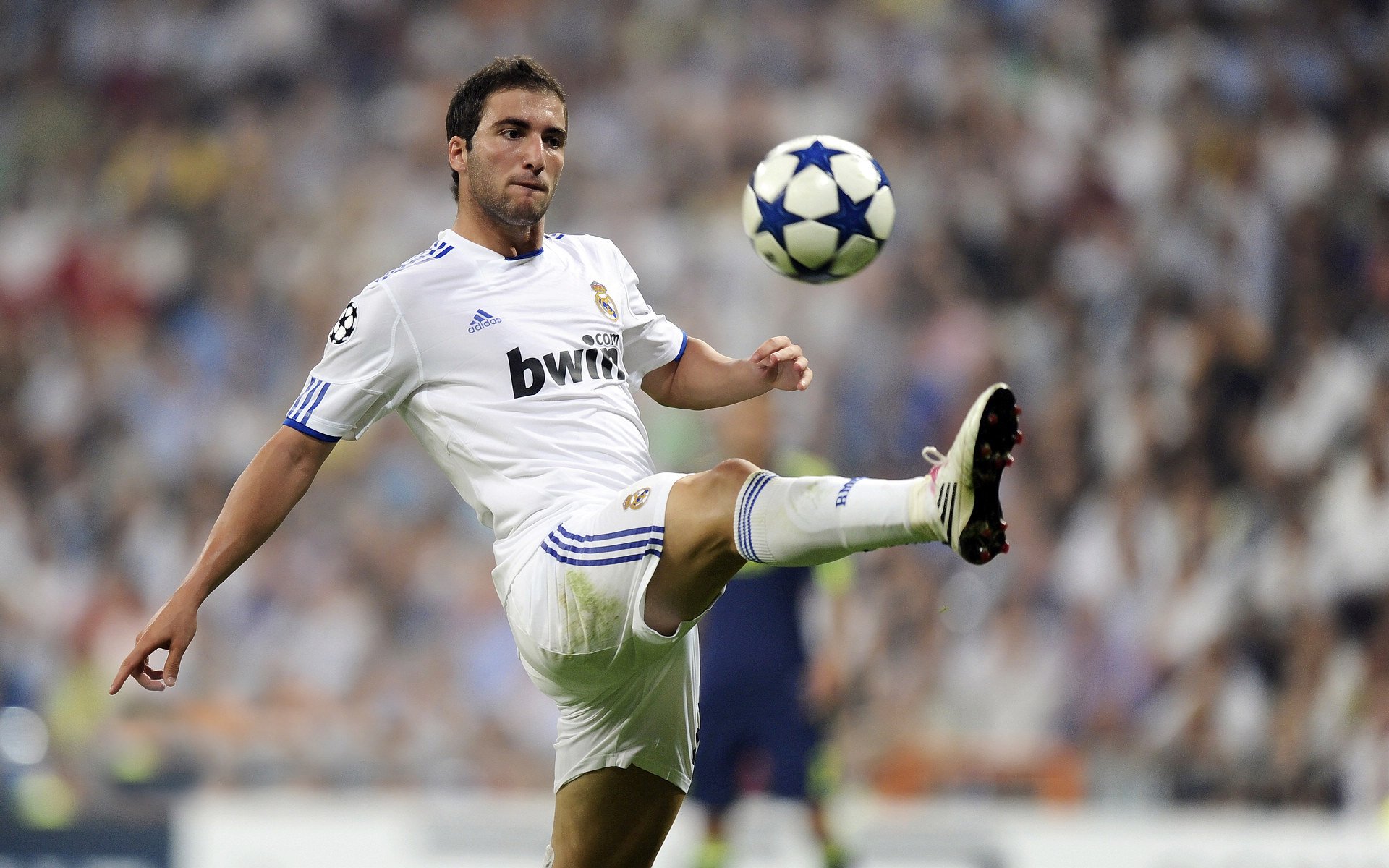 F1新赛季揭幕战之夜,罗德里的战术魔法如何点燃胜利之火